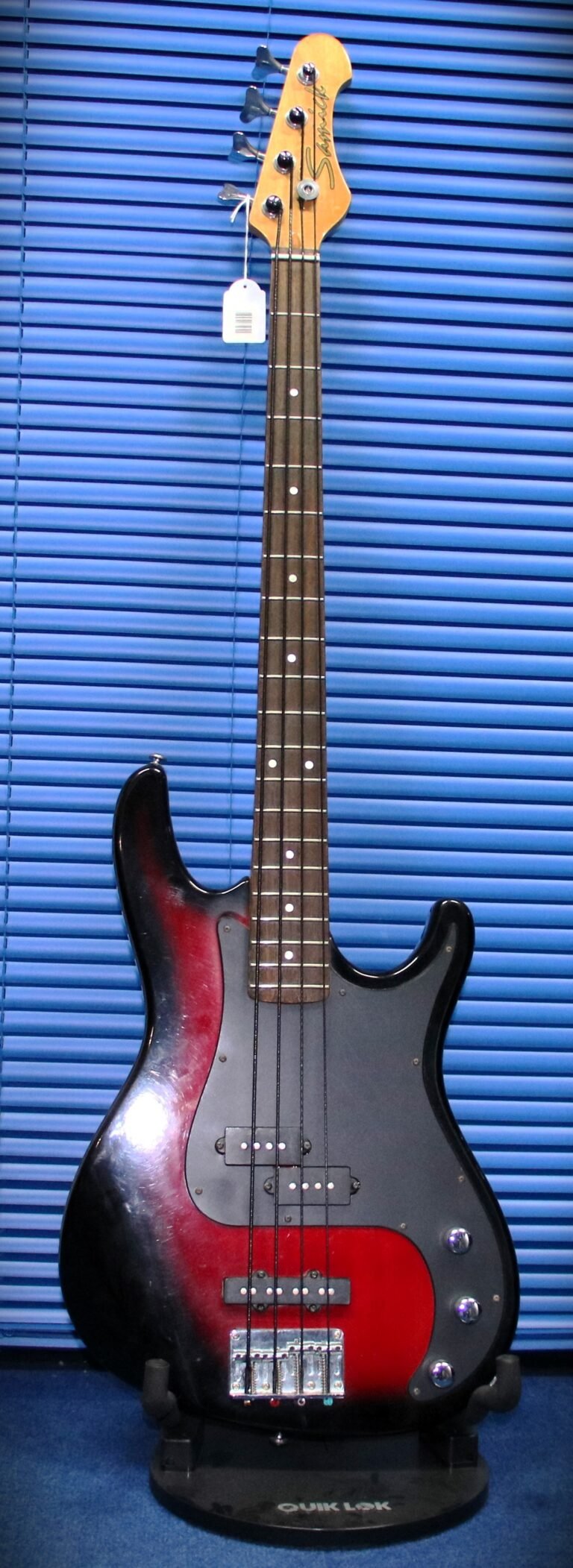 835