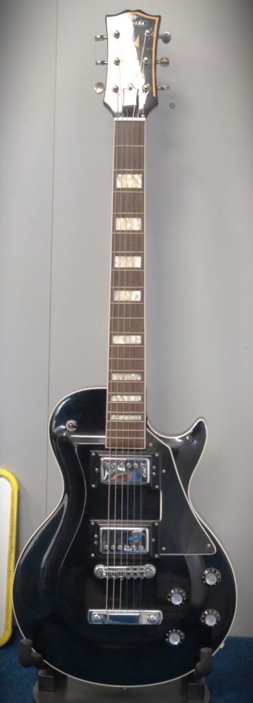 Clarissa Les Paul nera