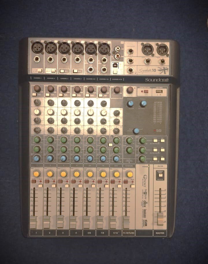 Soundcraft Signature 10 FX