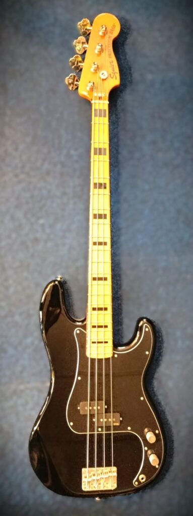 Squier Precision Bass con Pickup MG