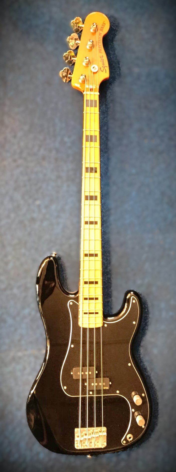 Squier Precision Bass con Pickup MG