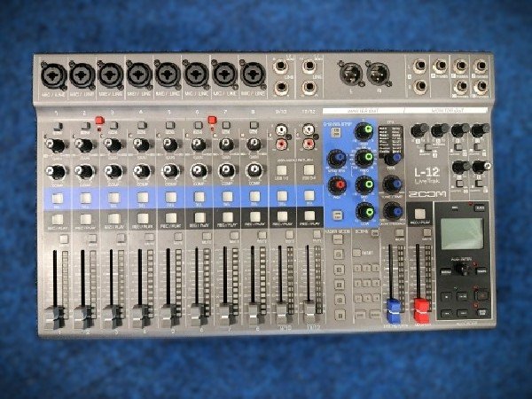 Zoom L-12